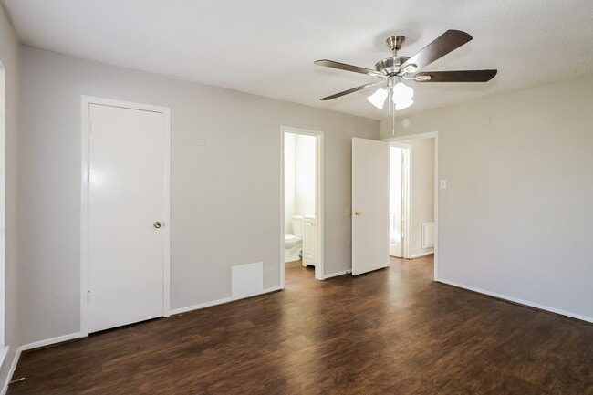 Building Photo - 5139 Wickview Ln