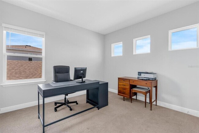 Building Photo - 2019 Sunshine Peak Dr
