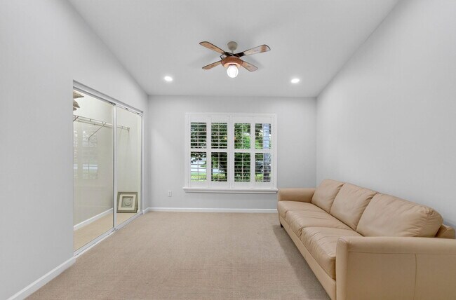 Building Photo - 9895 Tallyrand Dr