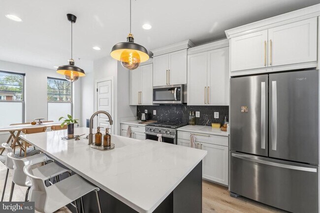 Building Photo - 5104 Randolph Rd