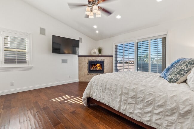 Building Photo - 1077 10th St