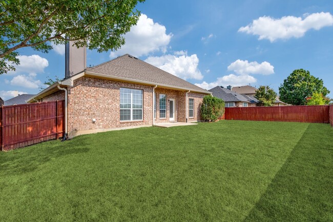 Building Photo - 9247 Aristocrat Ln