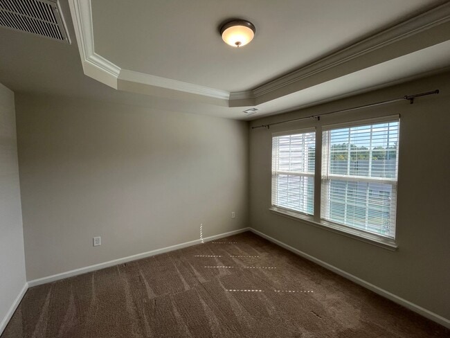 Building Photo - Amazing 3BD, 2.5BA End-Unit Townhome with 4th Bonus Room in the Heart of Durham