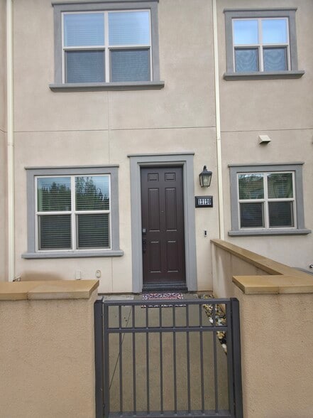 Building Photo - 12120 Blue Sky Ct