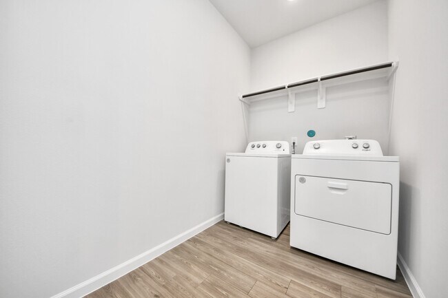Building Photo - 68 Valiant Ridge Trail
