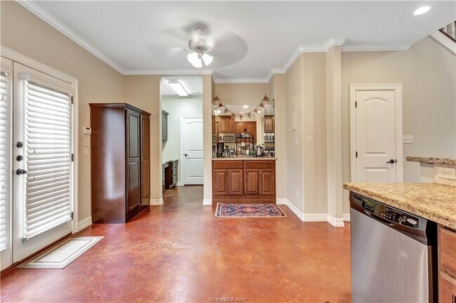 Building Photo - 1001 Welsh Ave