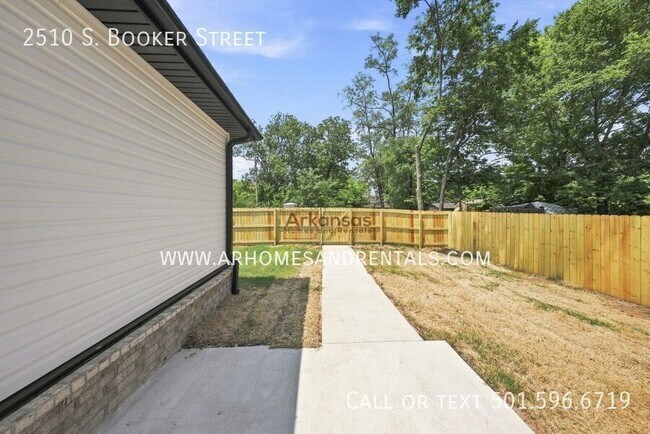 Building Photo - 2510 Booker St