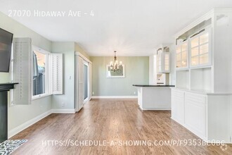 Building Photo - Beautiful 2 Bed + 1.5 Bath Townhome + Pati...