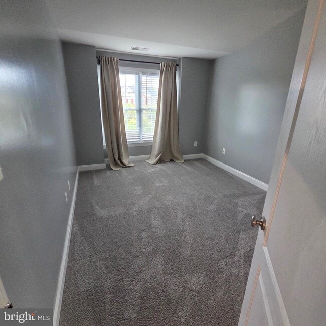 Building Photo - 4121 Chariot Way