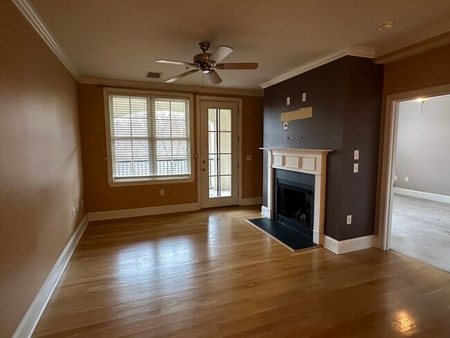 Building Photo - Downtown Raleigh 2 Bed 2 Bath Condo w/ cov...