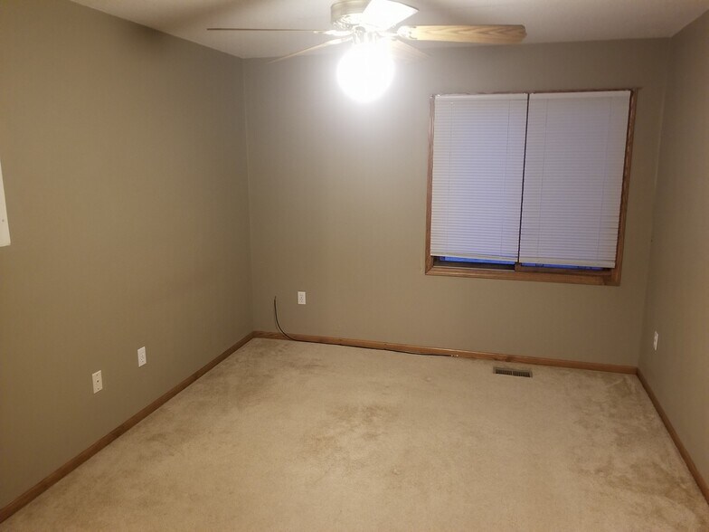 Building Photo - 1208 Koestner St