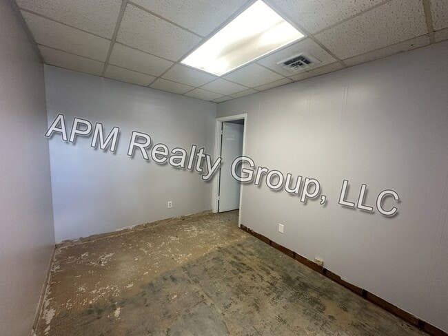 Building Photo - Commercial Space available! Six months FRE...