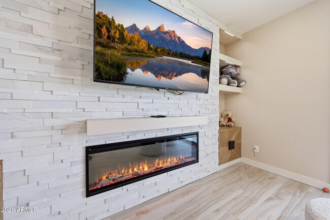 Building Photo - 12644 W Nogales Dr