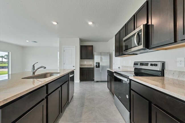 Building Photo - 3279 Hilltop Cir