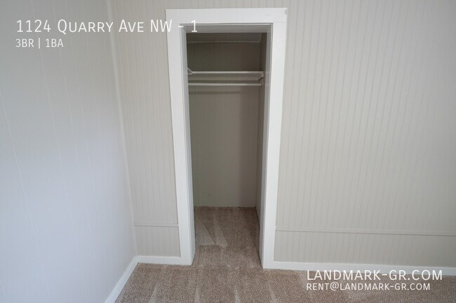 Building Photo - 1124 Quarry Ave NW