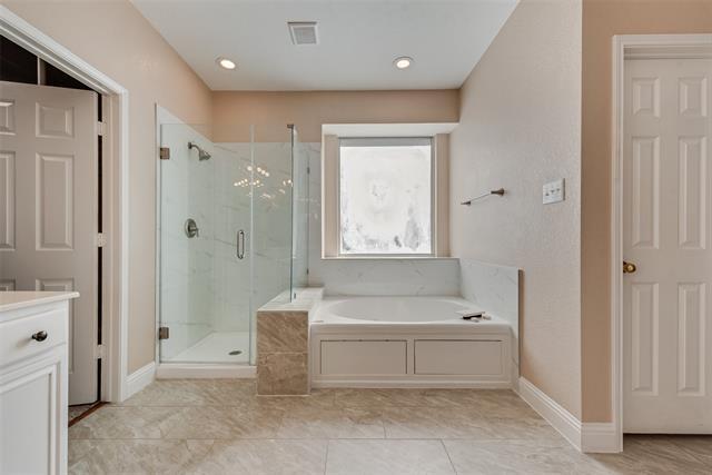 Building Photo - 3768 Menard Dr