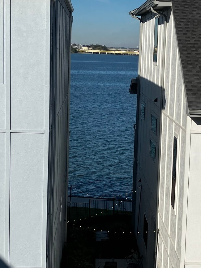 Building Photo - 522 Winners Cir