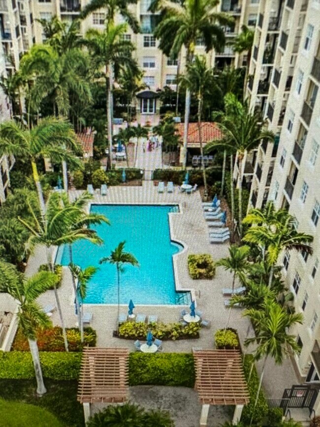 Building Photo - 1801 N Flagler Dr