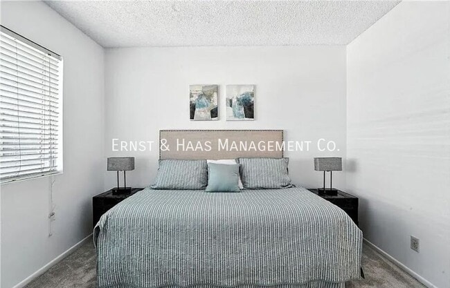 Building Photo - 955 E 3rd St