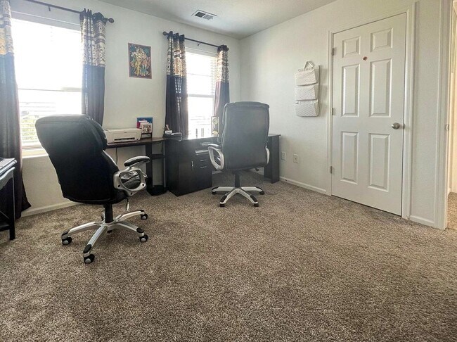 Building Photo - Stonegate 4bd 3ba 2,265sq.ft. - built in 2019 - FOR RENT!