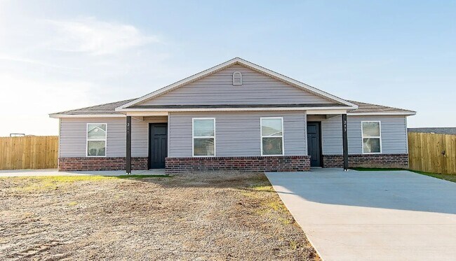 Building Photo - 211 Cherry St
