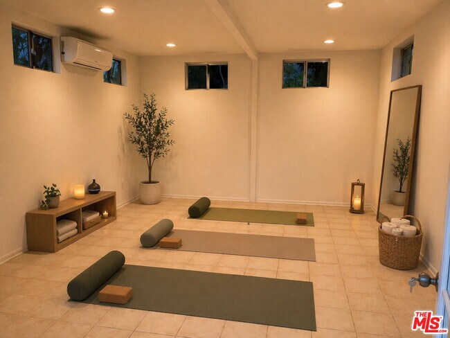 Building Photo - 17345 Hamlin St