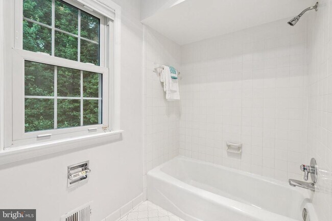 Building Photo - 13204 Lantern Hollow Dr