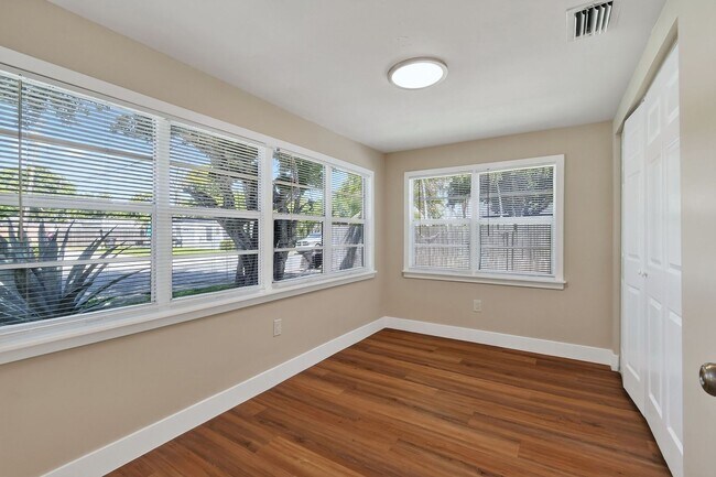 Building Photo - 3714 Morton Ave