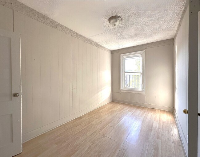 Building Photo - 379 Ocean Ave