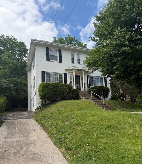 Building Photo - 2615 Sheridan Dr