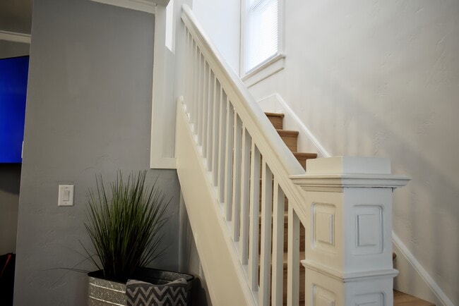 Building Photo - 838 E Washington St