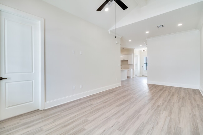 Building Photo - 108 Pilsbury Ln