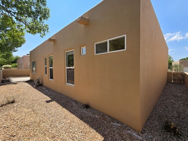 Building Photo - 3 Woodflower Place
