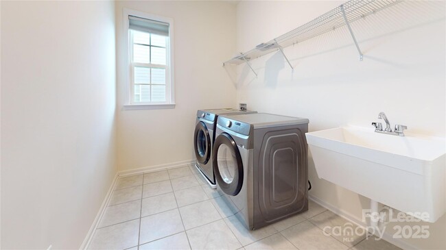 Building Photo - 3719 Wave Rock Ct