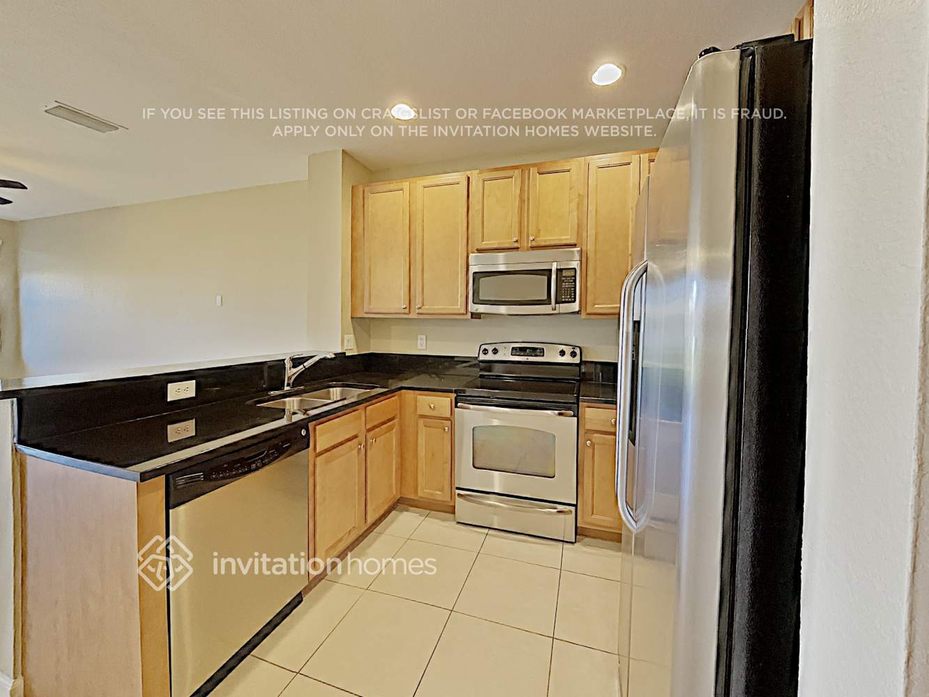 Building Photo - 247 Las Brisas Cir