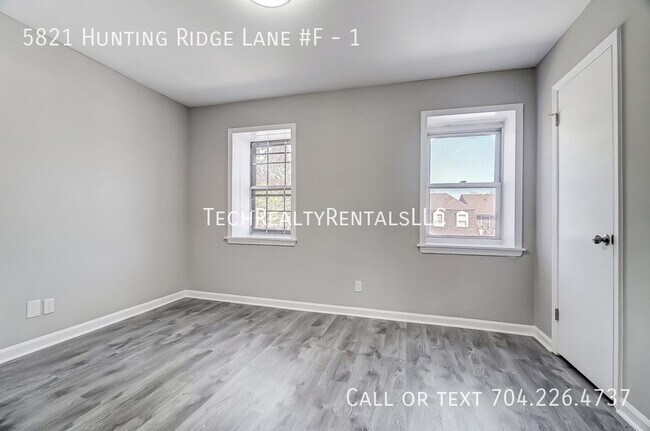 Building Photo - 5821 Hunting Ridge Ln