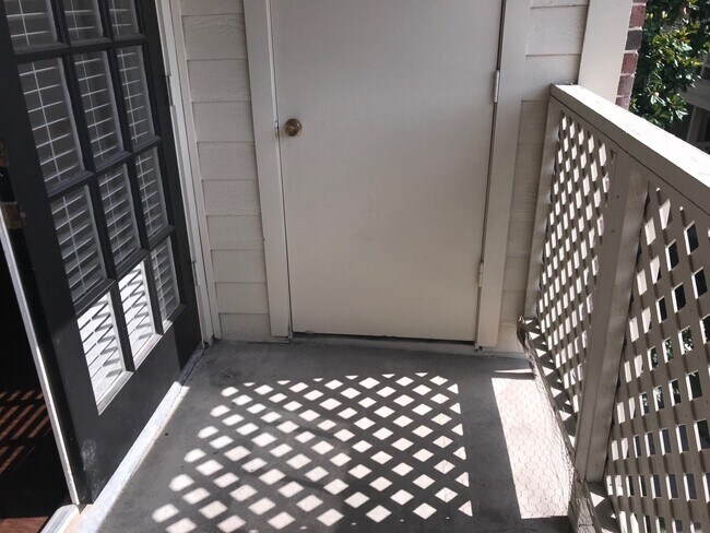 Building Photo - 2121 El Paseo St