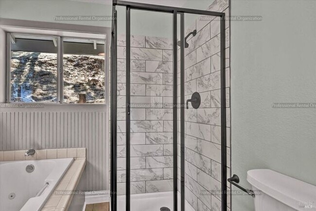 Building Photo - Beautifully updated-Stunning Views-Modern ...