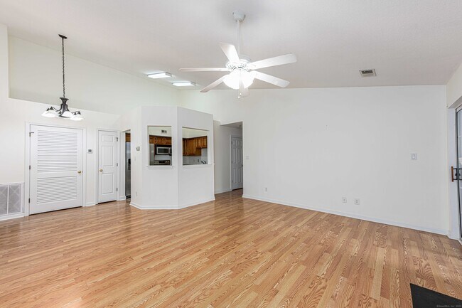 Building Photo - 1 Forest Glen Cir