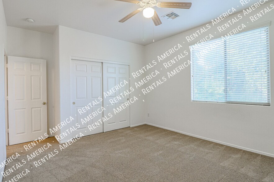 Building Photo - 14332 W Crocus Dr