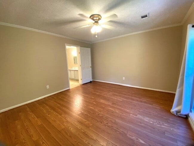 Building Photo - Creekside Cape Cod