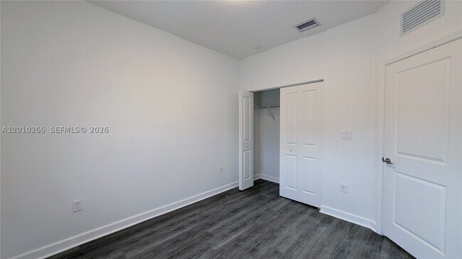 Building Photo - 2628 SE 28th St