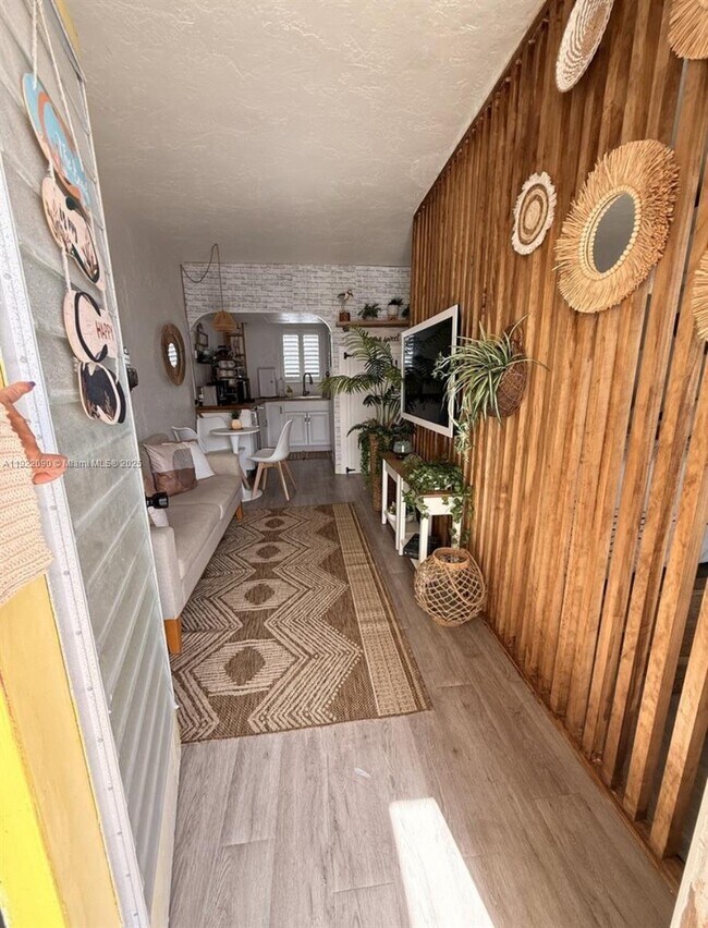 Building Photo - 309 Crocus Terrace