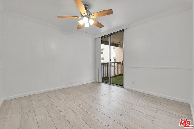 Building Photo - 8535 W Knl Dr