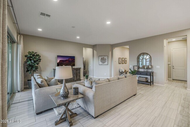 Building Photo - 18626 W Elm St