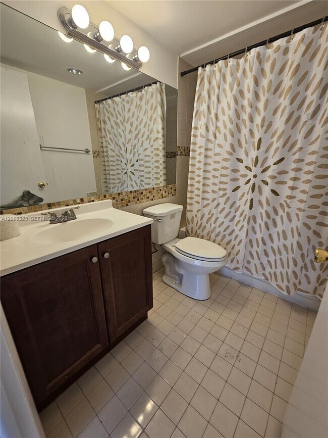 Building Photo - 8180 Geneva Ct