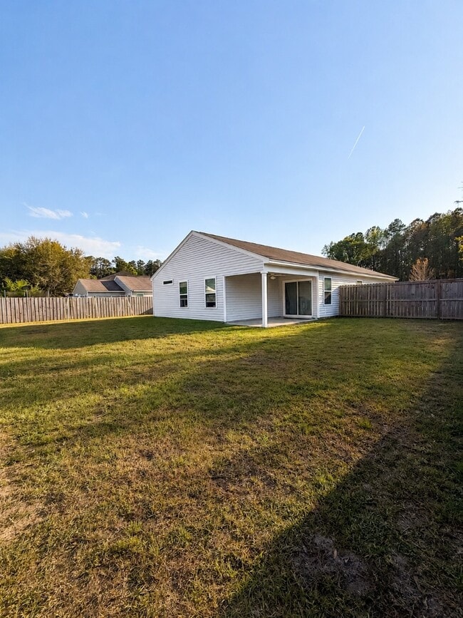 Building Photo - 40 Blackberry Cir