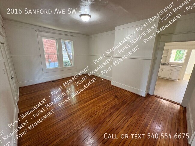 Building Photo - 2016 Sanford Ave SW