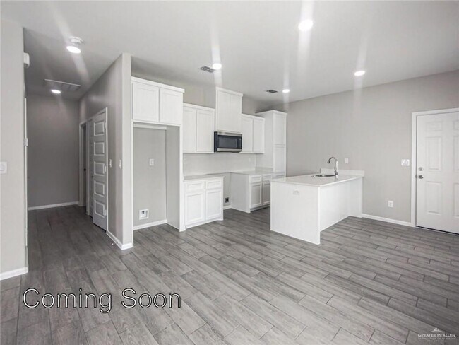 Building Photo - 1409 Shavano Dr
