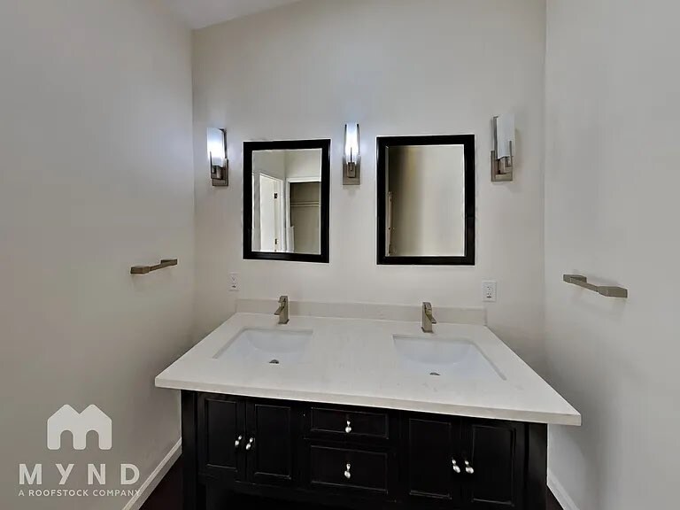 Building Photo - 990 Tera Ct